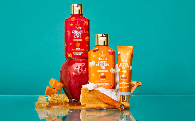 Heinz caramel apple and spiced pumpkin pie products on a teal background